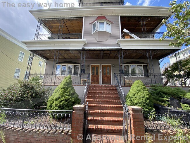 Building Photo - 91 Glen St