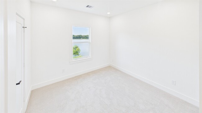 Building Photo - 9609 Valeca Dr