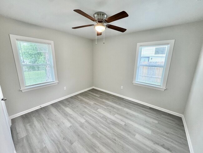 Building Photo - 4062 Alpine Ave