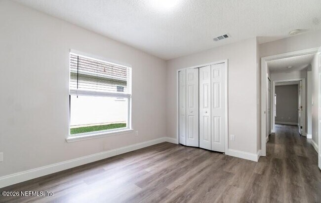 Building Photo - 557 Grand Parke Dr