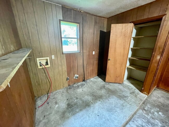 Building Photo - 2947 Ruby Dr