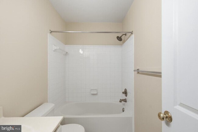 Building Photo - 8108 Dove Cottage Ct
