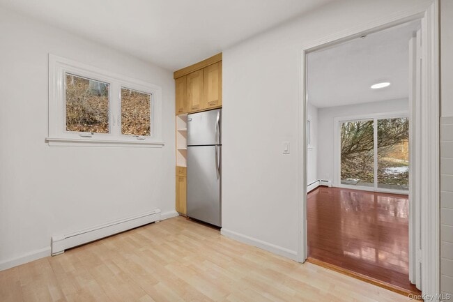 Building Photo - 11 Pondview Cl