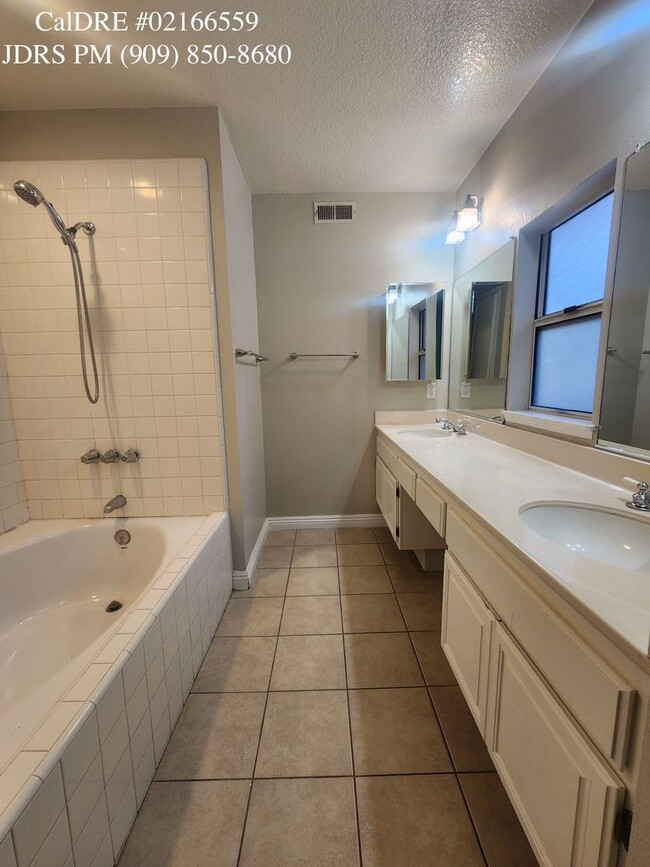 Building Photo - West Covina 3 Bedroom Condo