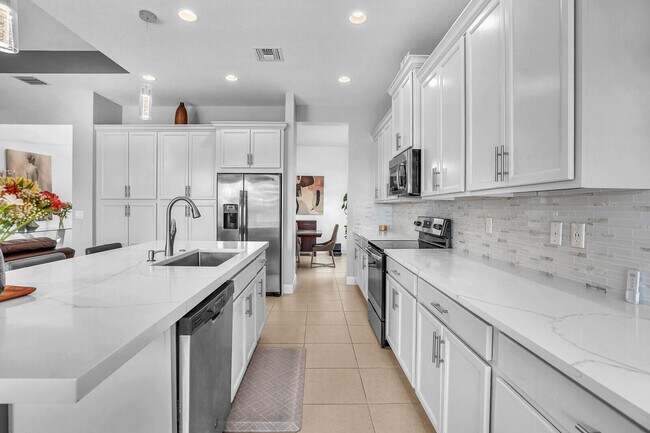 Building Photo - 16074 Whippoorwill Cir