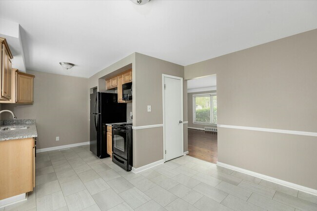Building Photo - 4410 Rosewold Ave