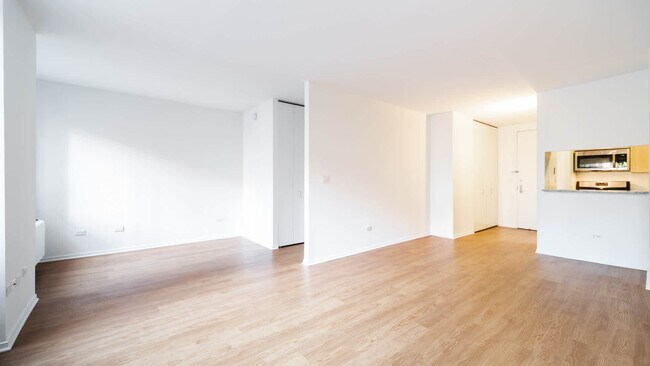 Building Photo - 305 W 50th St