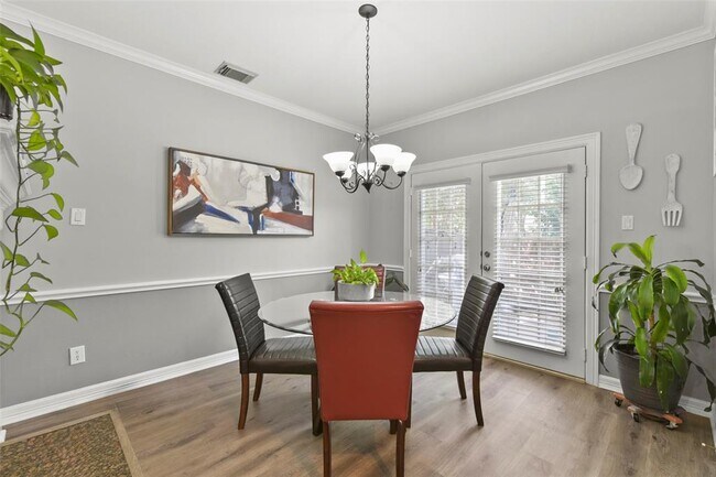 Building Photo - 1110 Enclave Square W