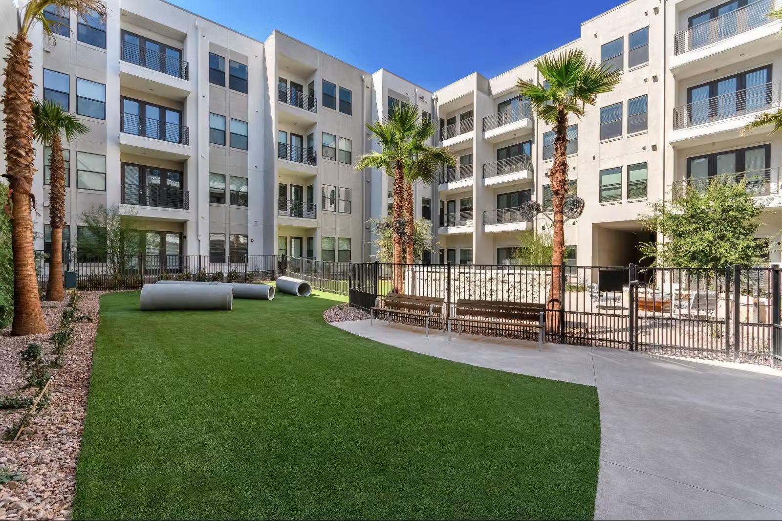 Building Photo - 250 Promenade Pl