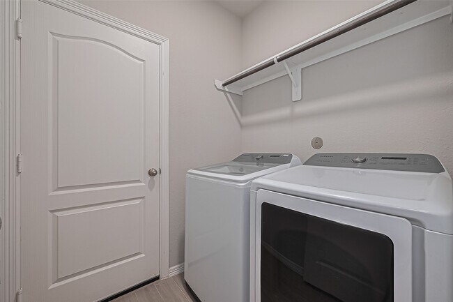 Building Photo - 24742 Russet Bluff Trl