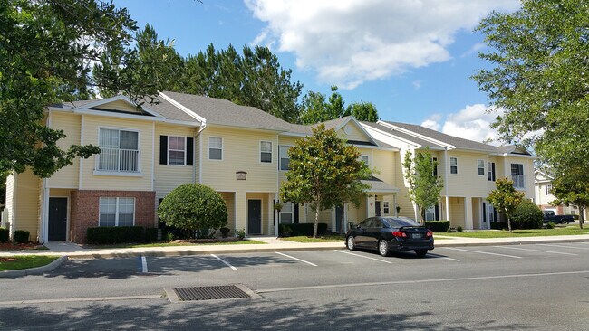 Building Photo - 4934 NW 43rd Ave