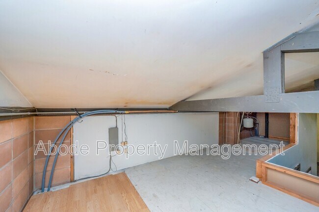 Building Photo - 136 S Lincoln Ave