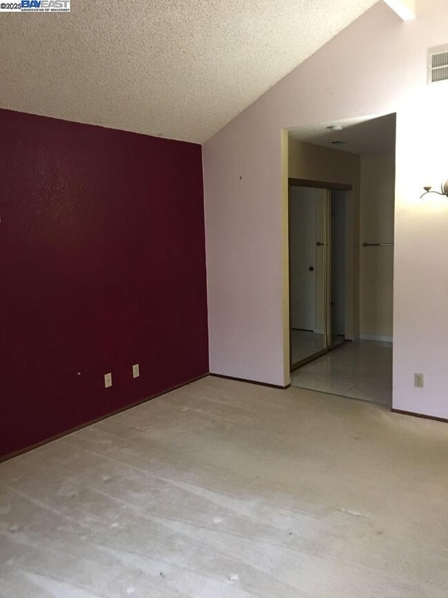 Building Photo - 4805 Mallard Common