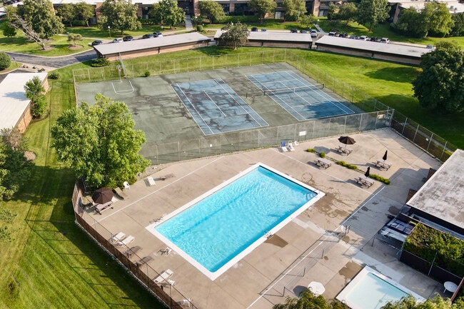 Building Photo - 1255 N Sterling Ave