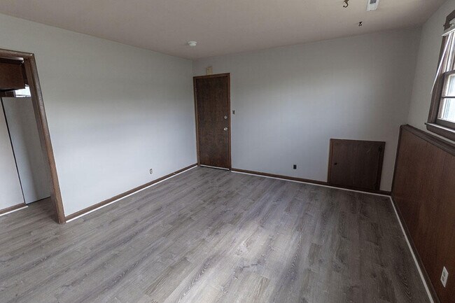 Building Photo - 1804 Sylvan Ln