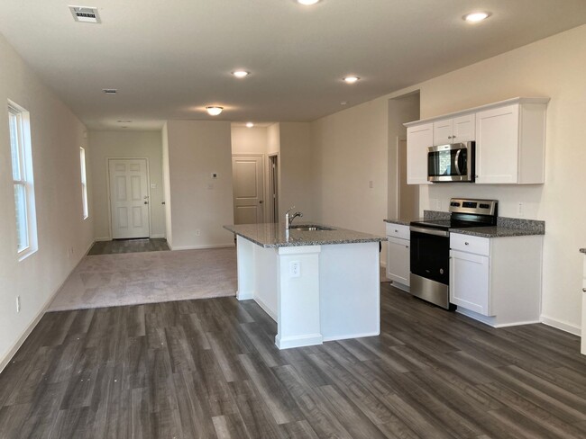 Building Photo - 3 bedroom house in Forney