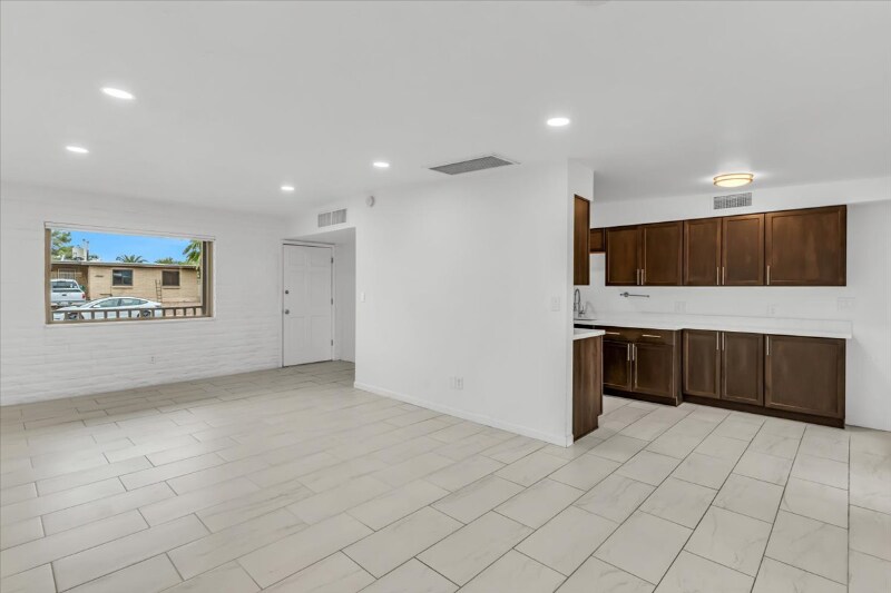 Building Photo - 7651 E Mary Dr