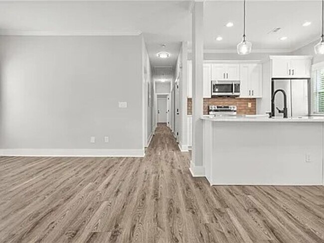 Building Photo - Stylish 4bd/2ba Renovated Rental with Fenced Yard in Growing Westside Neighborhood