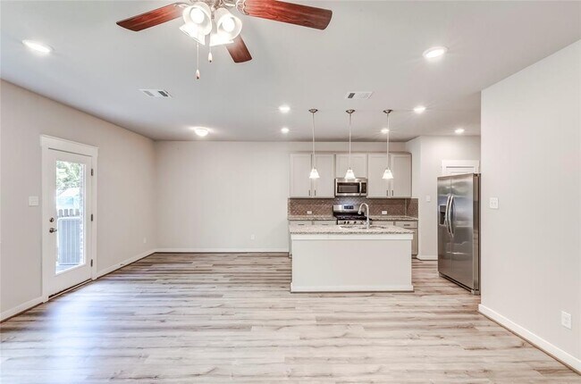 Building Photo - 17200 Crane Fly Dr