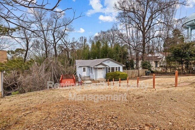 Building Photo - 942 Hillcrest Ave