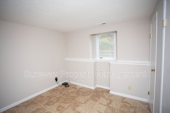 Building Photo - 26 Teaberry Ct