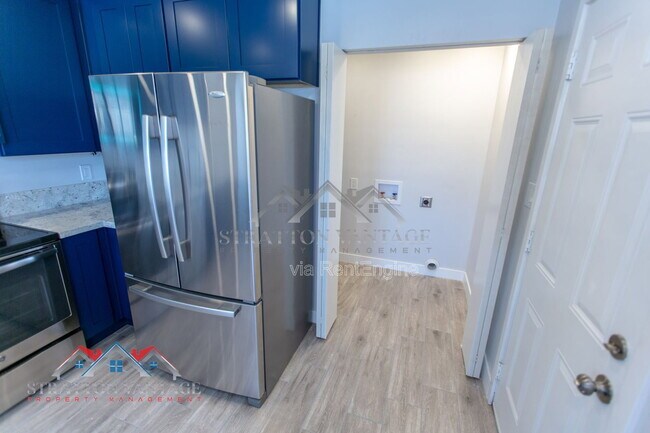 Building Photo - 2912 W Butler Dr