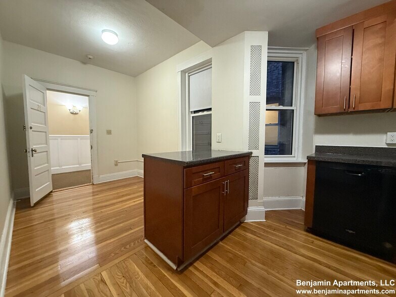 Building Photo - 1788 Beacon St