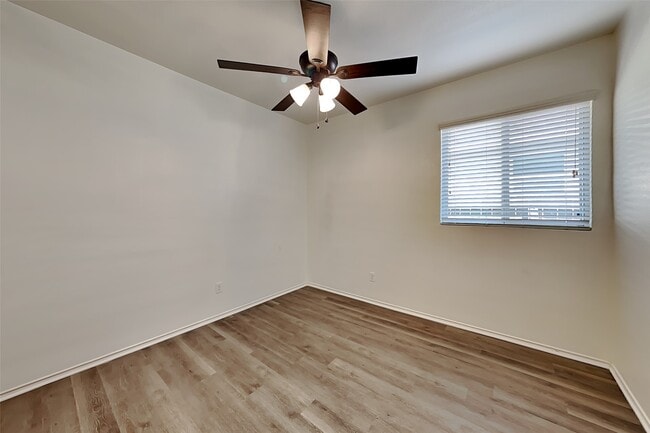 Building Photo - 10016 Sterling Pl Dr