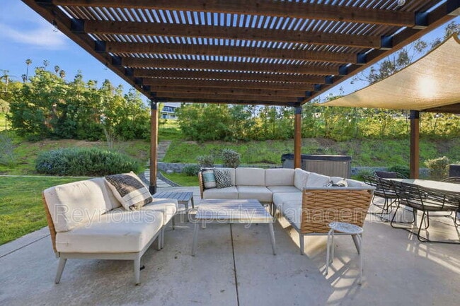 Building Photo - 1953 Granite Hills Dr