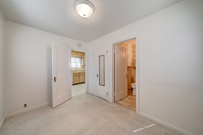 Building Photo - Charming Historic Rental Just Blocks from ...