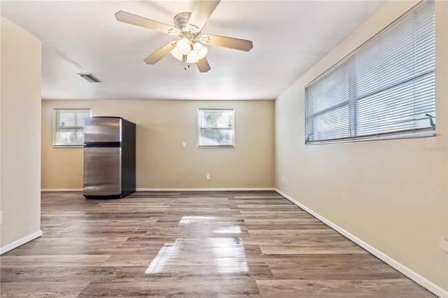 Building Photo - 3631 Anderson Ave