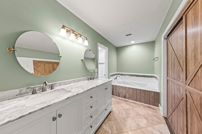 Building Photo - 508 Garden Oaks Cove