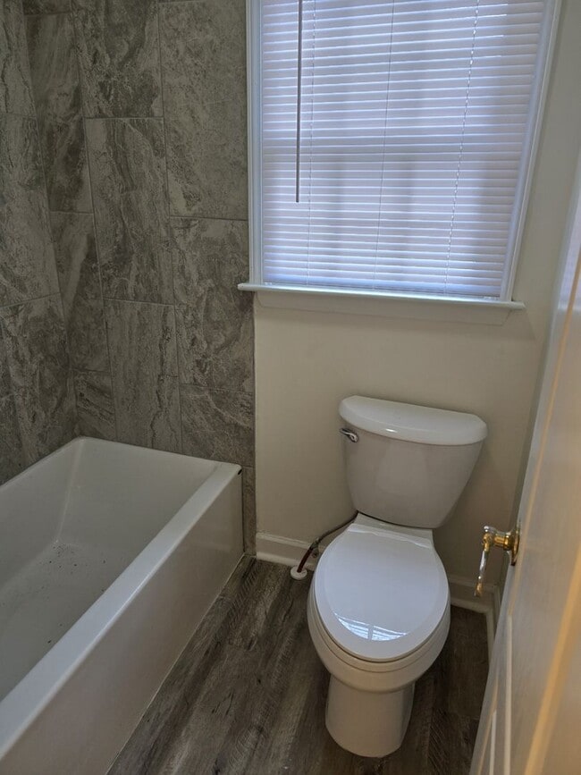 Building Photo - Residential Home Located in Vermillion wit...