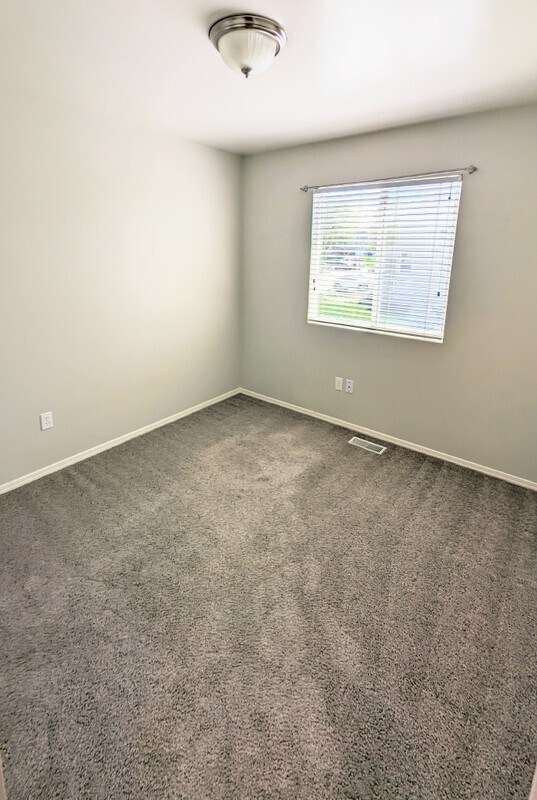 Building Photo - 118 1810 N