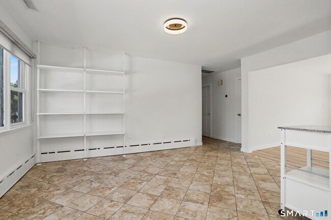 Building Photo - 92 Burwood Ave