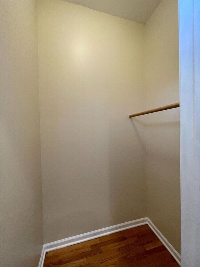 Building Photo - 2809 W Wabansia Ave