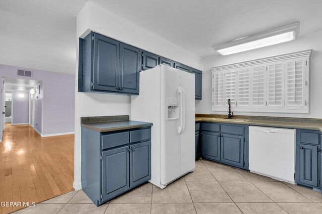 Building Photo - 4200 Wallington Dr