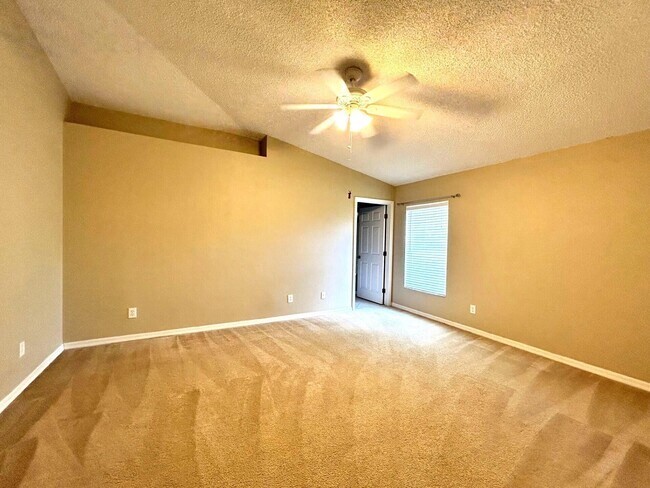 Building Photo - 4760 Manchester Dr