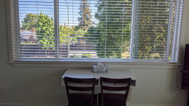 Building Photo - 1762 Chevalier Dr