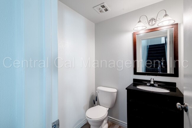 Building Photo - 3333 El Encanto Ct