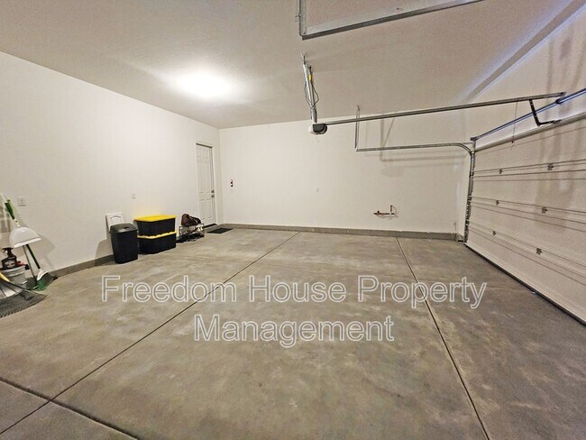 Building Photo - 4901 Fairwood Ct