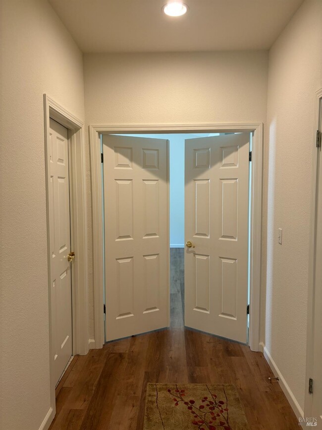 Building Photo - 735 Amherst Cir