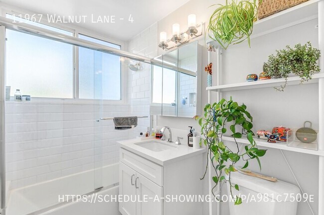 Building Photo - Newly remodeled modern 3 Bed + 2.5 Bath tw...