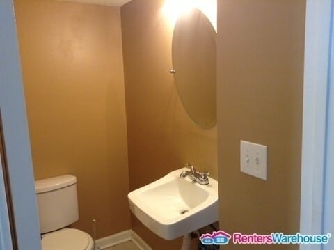 Building Photo - 367 Leisure Ct