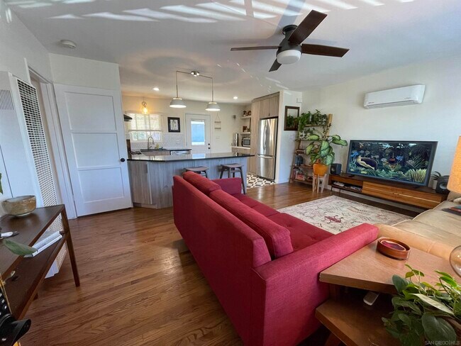 Building Photo - 2231 Susan Pl