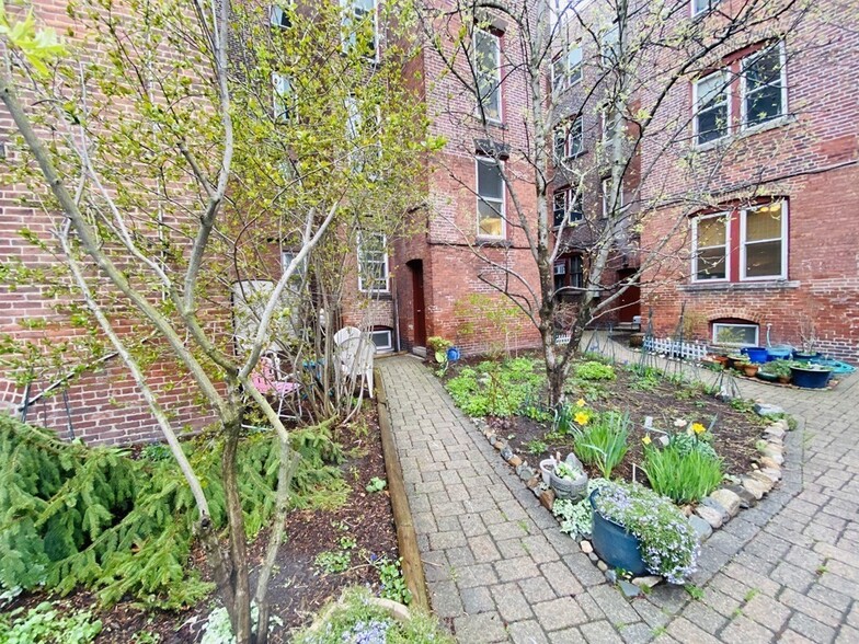 Building Photo - 765 Cambridge St
