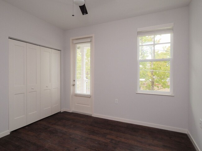 Building Photo - Thelma Lane - Luxury 5 Bedroom, 5 Bathroom House