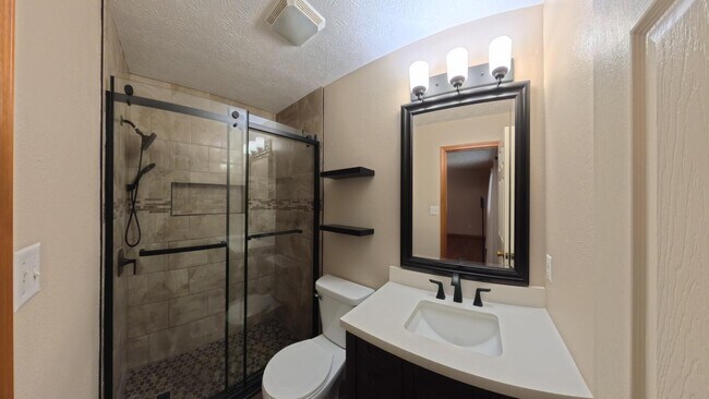 Building Photo - 304 Erin Dr