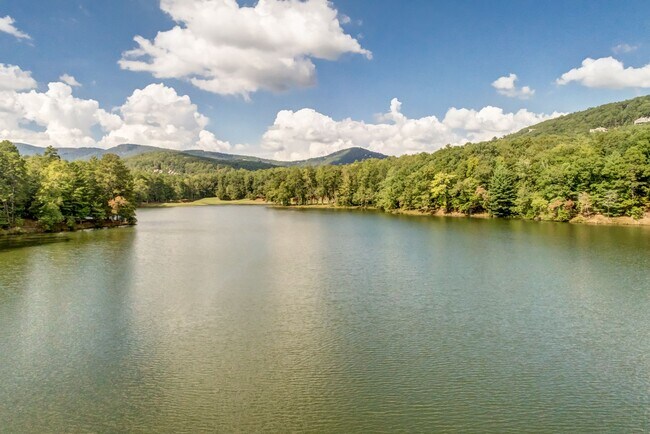 Building Photo - FULLY FURNISHED! Magnificent Panoramic Views!!