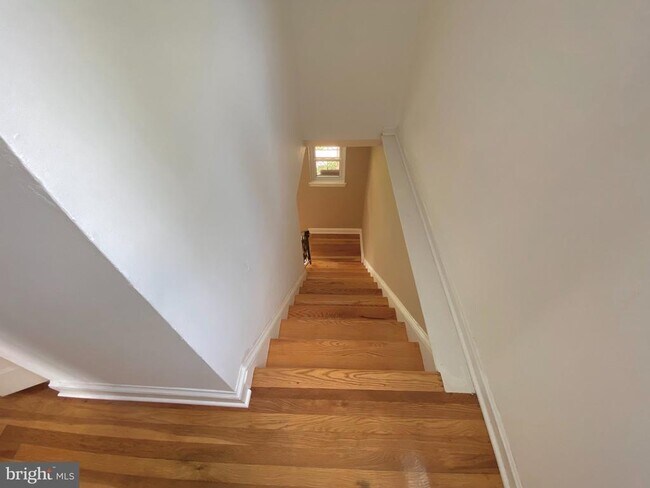 Building Photo - 8121 Edmonton Ct